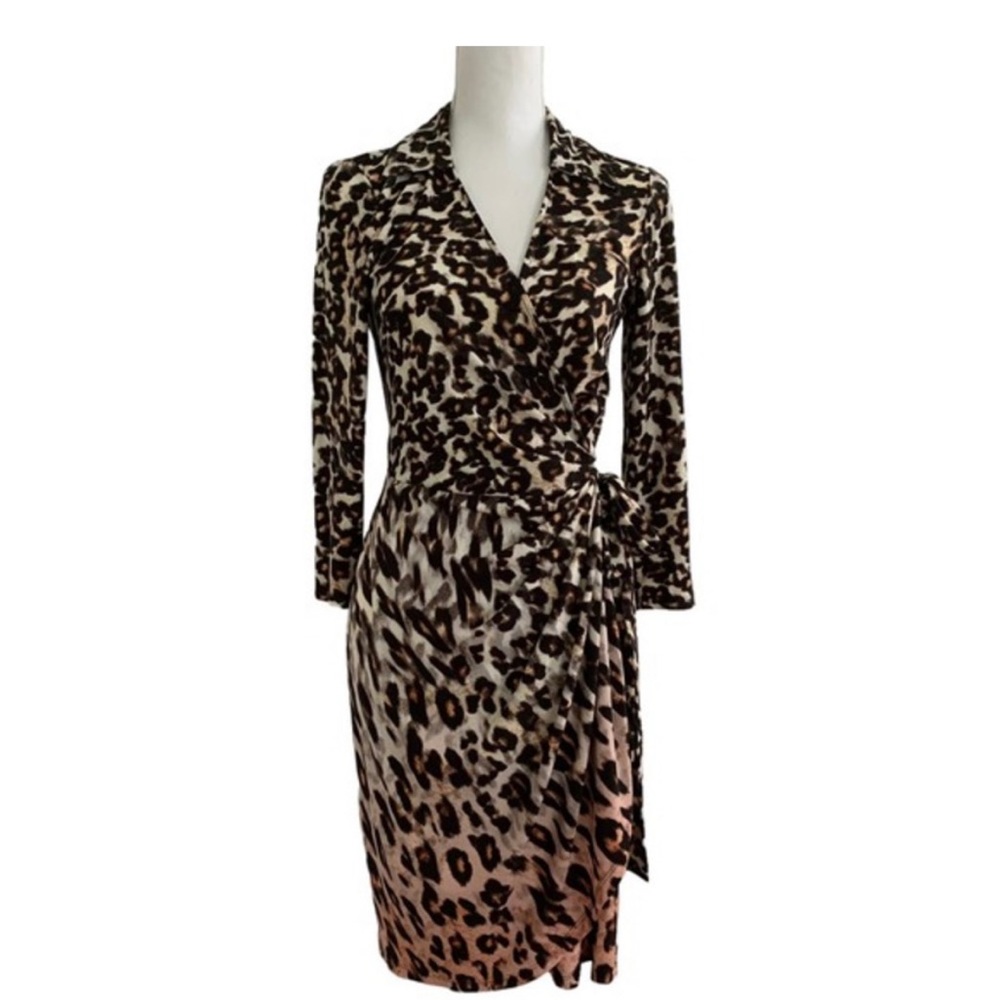 Maggy London Petites Leopard Print Wrap Dress‎